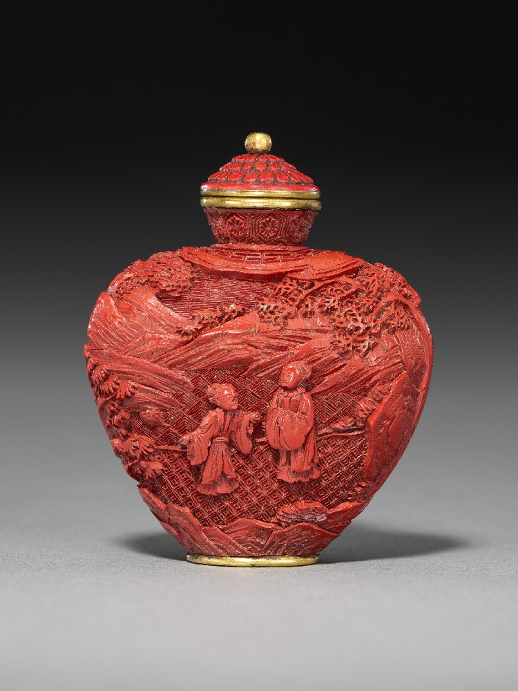 精品雕红漆鼻烟壶