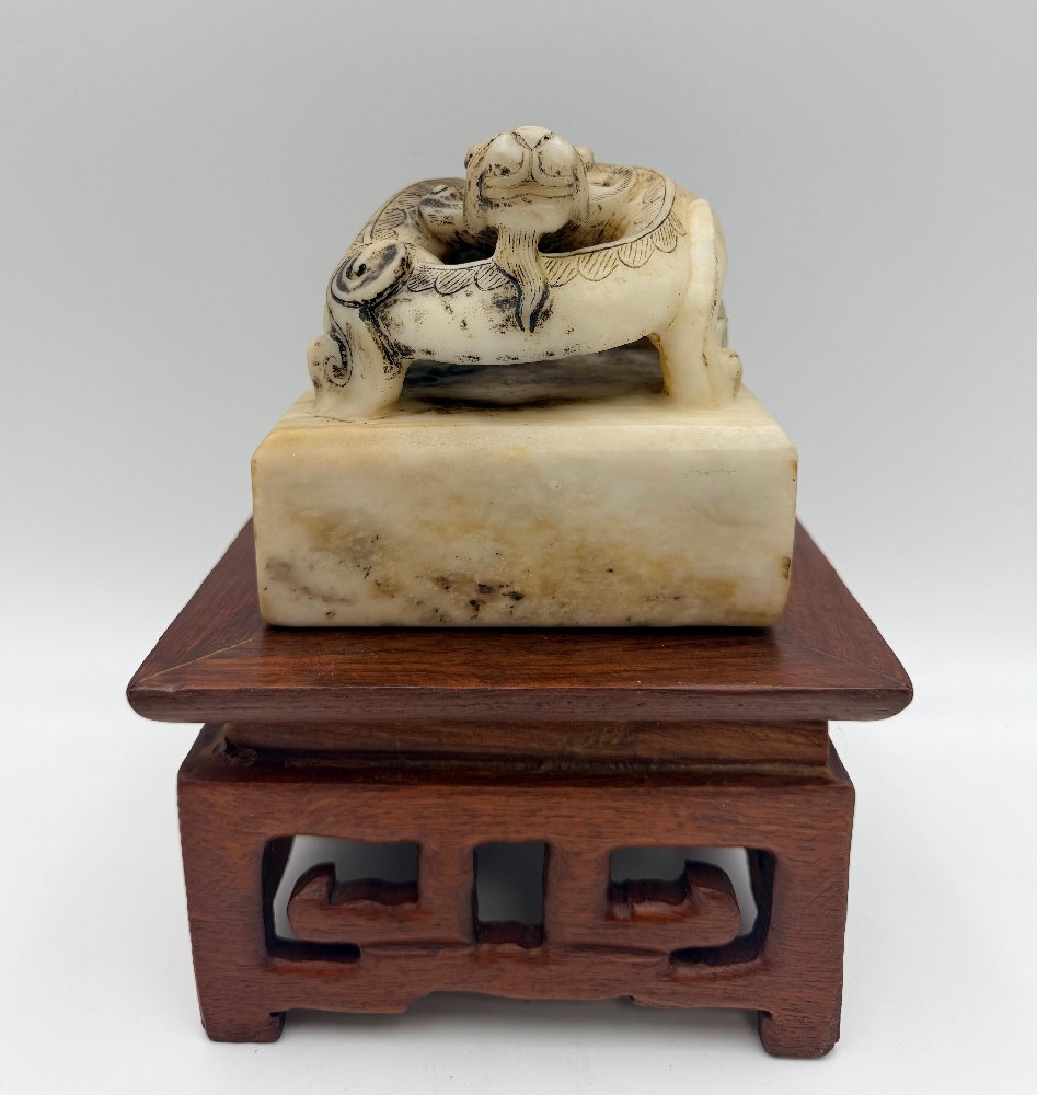 东周和田白玉螭龙钮方玺 国玺